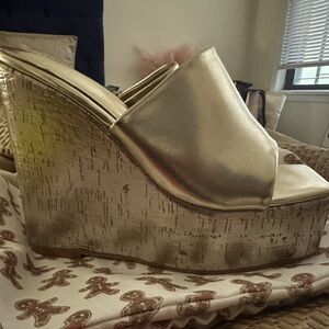 Gold Wedges